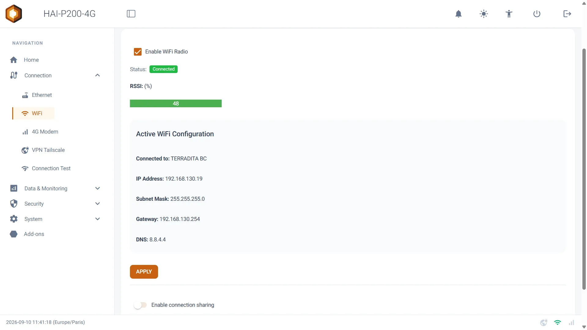 Page WiFi connectée : statut Connected, barre de signal et bloc Active WiFi Configuration avec réseau, adresse IP, masque, passerelle et DNS